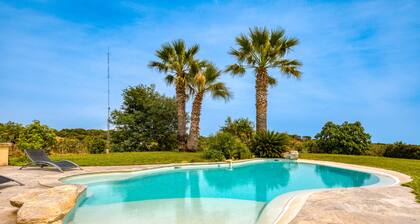 Villa 'Aux Portes De La Camargue' avec piscine privée, jardin privé et Wi-Fi