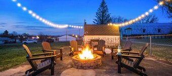 3-bedroom home located just minutes from NRG featuring a fire pit/indoor hot tub