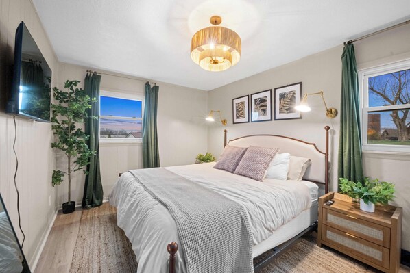 3 bedrooms, iron/ironing board, travel cot, free WiFi