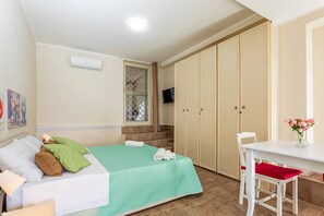 1 bedroom, free WiFi, bed sheets
