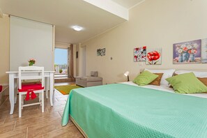 1 quarto, Wi-Fi de cortesia, roupa de cama