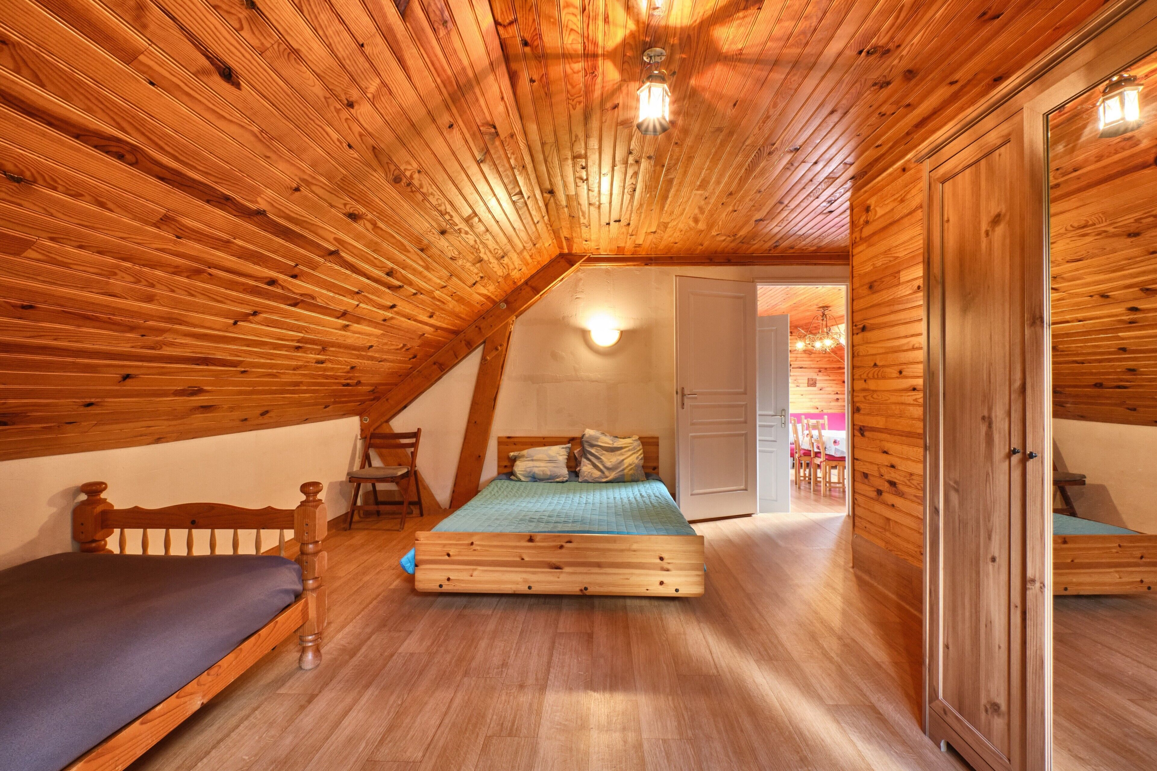 2 bedrooms, iron/ironing board, free WiFi