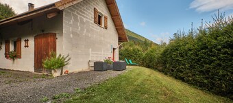 Casa vacanze 'Des Granges' con vista montagne, terrazza privata e Wi-Fi