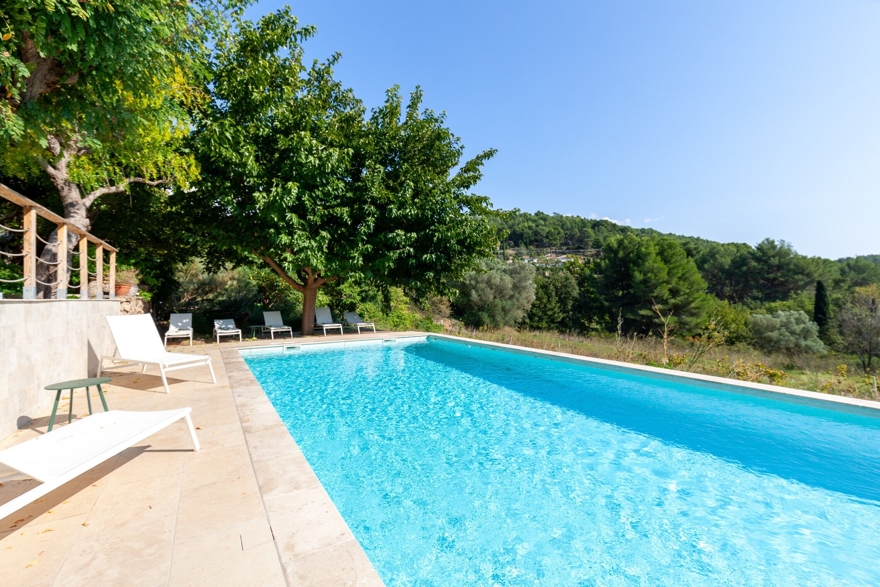 Et oppvarmet basseng