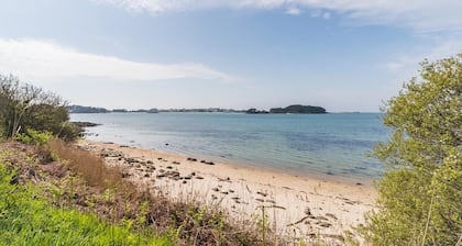 Holiday Home 'Maison 200m Plage Terrasse Jardin' with Sea View, Wi-Fi & Air Conditioning