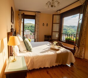 9 bedrooms, iron/ironing board, free WiFi, bed sheets