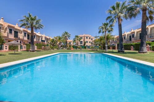 Holiday Home 'Islantilla' with Shared Pool, Private Terrace and Wi-Fi