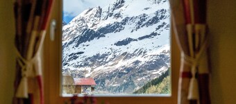 Apartamento 'Arnika' con vistas a la montaña, terraza privada y Wi-Fi