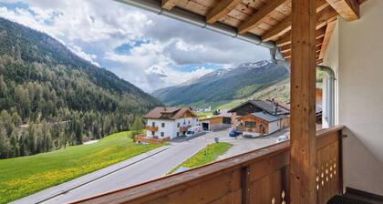 Ferienwohnung 'Arnika' mit Bergblick, privater Terrasse und Wi-Fi