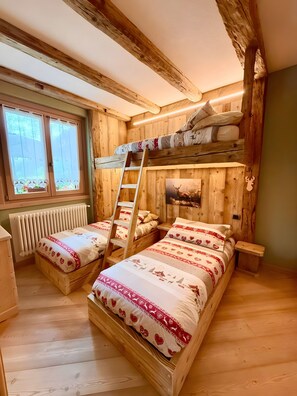 2 quartos, Wi-Fi de cortesia, roupa de cama