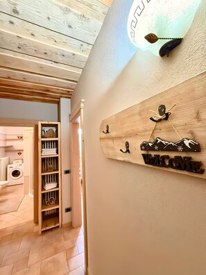 Interior - Apartment 'Casa Clus Bormio 3' with Mountain View, Private Garden and Wi-Fi (Valdisotto)