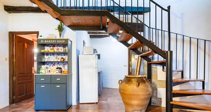 Farmhouse 'Moli D'en Pi' with Mountain View, Shared Terrace and Private Garden