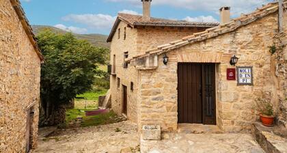Farmhouse 'Moli D'en Pi' with Mountain View, Shared Terrace and Private Garden