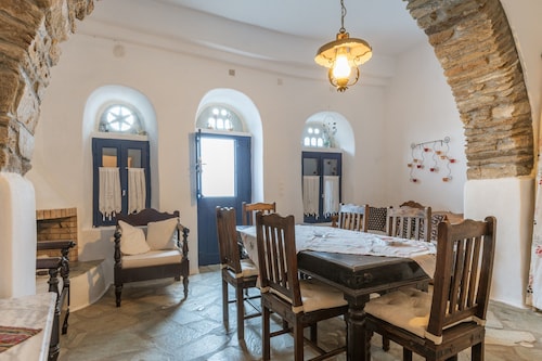 Maison de vacances 'Kykladen White House' avec vue sur montagne et terrasse partagée