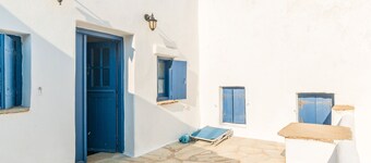 Holiday Home 'Kykladen White House' with Mountain View and Shared Terrace