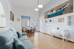 TV - Apartment 'Terrazza Sul Mare' with Sea View, Private Terrace and Wi-Fi (Balestrate)