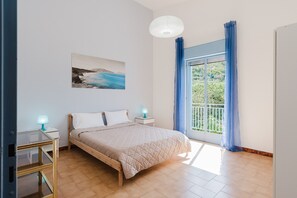 2 chambres, fer et planche à repasser, Wi-Fi gratuit, draps fournis
