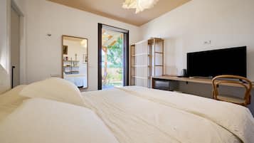 1 habitación, tabla de planchar con plancha, wifi gratis y ropa de cama