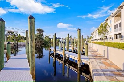 Gulf Access with Boat Slip, Heated Saltwater Pool, Dog-Friendly-Bacino Vista #308 - Roelens