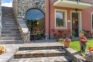 Exterior - Room 'Mereta' with Mountain View, Wi-Fi and Air Conditioning (Unknown)