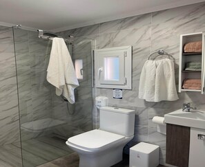 Villa | Bathroom