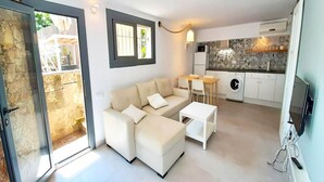 Apartment | Living room - Apartment for 5 People in Costa Brava (Palafrugell)
