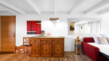 1 bedroom, iron/ironing board, free WiFi