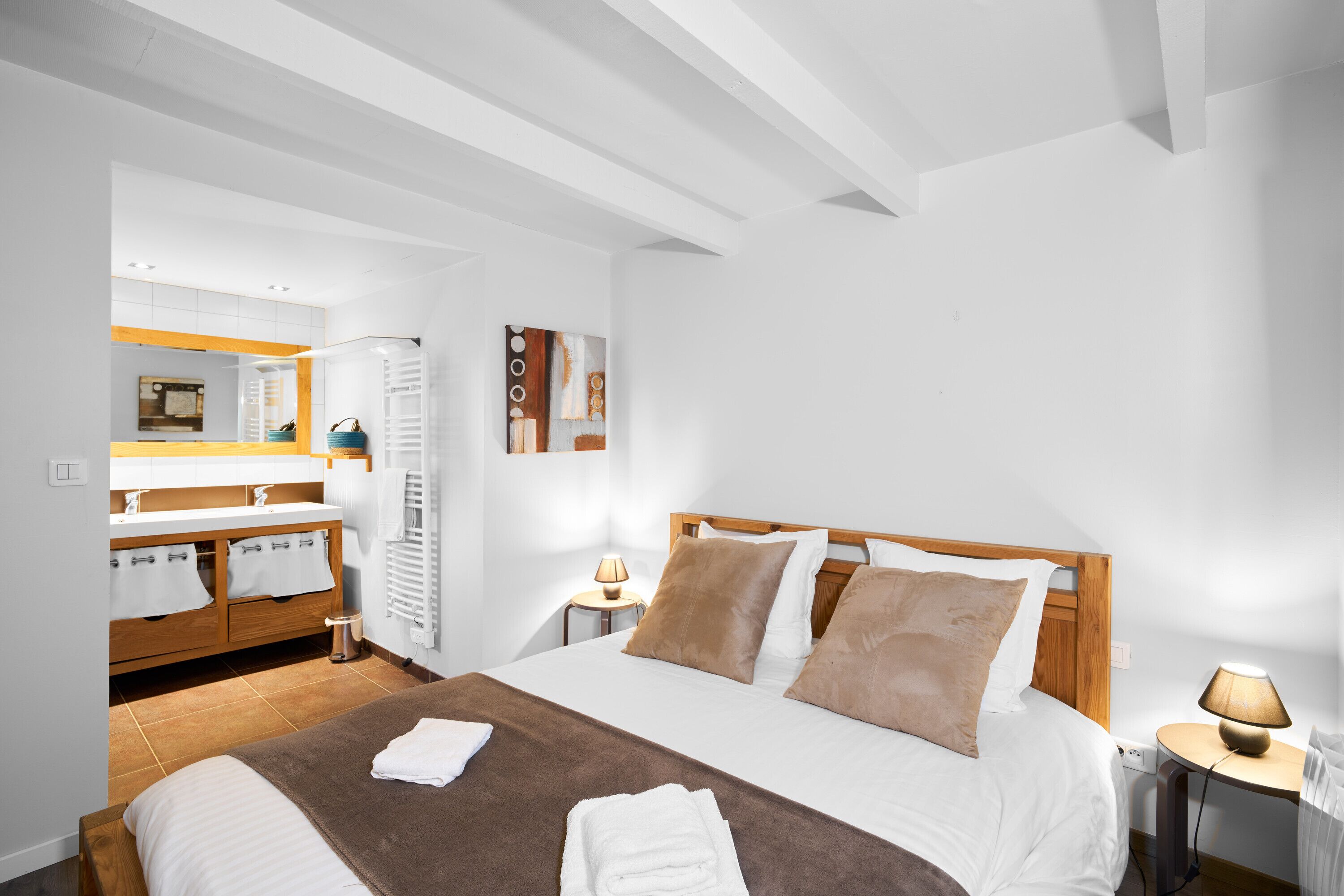 1 chambre, fer et planche à repasser, Wi-Fi gratuit