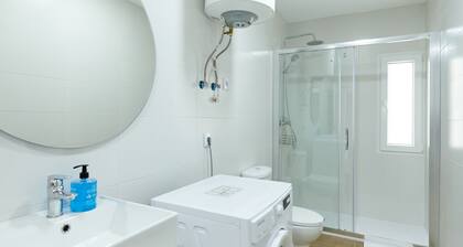 Apartment 'La Victoria C' with Balcony, Wi-Fi and Air Conditioning