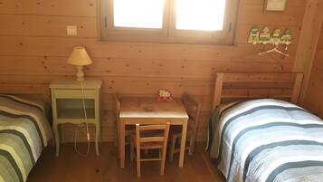 6 chambres, fer et planche à repasser, Wi-Fi gratuit