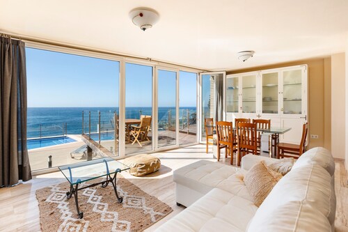 Appartement 'Rocamar' avec vue sur la mer, Wi-Fi et climatisation