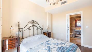 3 habitaciones, tabla de planchar con plancha y wifi gratis