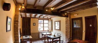 Landhaus 'El Encuentro' mit traditioneller Lehm- und Holzarchitektur