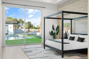 6 bedrooms, desk, iron/ironing board, travel cot