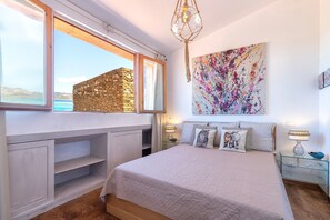 3 bedrooms, free WiFi, bed sheets - Holiday Home 'Jacuzzi' with Sea View, Wi-Fi and Air Conditioning (Stintino)
