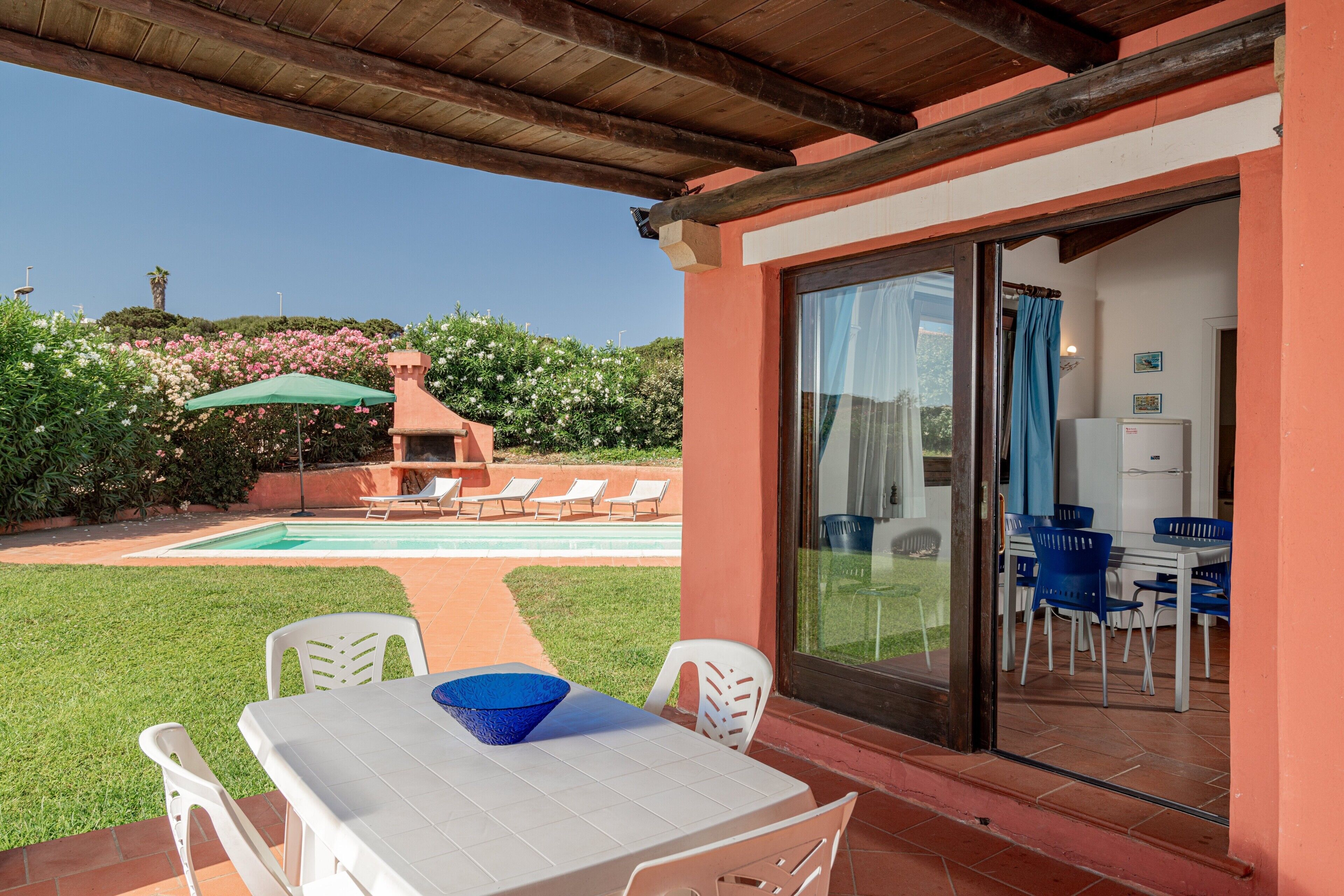 屋外ダイニングエリア