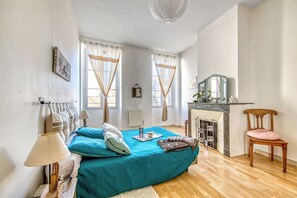 3 chambres, fer et planche à repasser, Wi-Fi gratuit, draps fournis