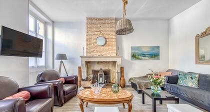 Arc-en-Ciel House in Lesparre-Médoc – 3 Bedrooms, Private Courtyard & Barbecue