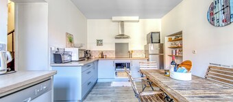 Arc-en-Ciel House in Lesparre-Médoc – 3 Bedrooms, Private Courtyard & Barbecue