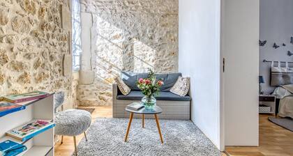 Arc-en-Ciel House in Lesparre-Médoc – 3 Bedrooms, Private Courtyard & Barbecue