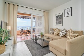 Fernseher, Stereoanlage