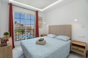 2 bedrooms, iron/ironing board, free WiFi, bed sheets - Vacation 'Granada Park S01A' with Shared Pool, Private Terrace and Wi-Fi (Arona)