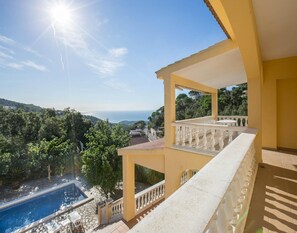 Villa | Exterior