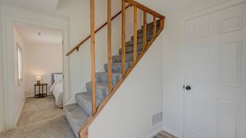 3 slaapkamers, reisbedje, wifi, beddengoed