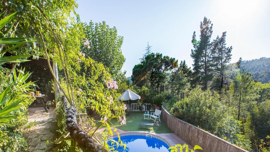 4 Bedroom House With Private Pool