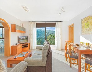 Villa | Living room - 4 Bedroom House With Private Pool (Lloret de Mar)