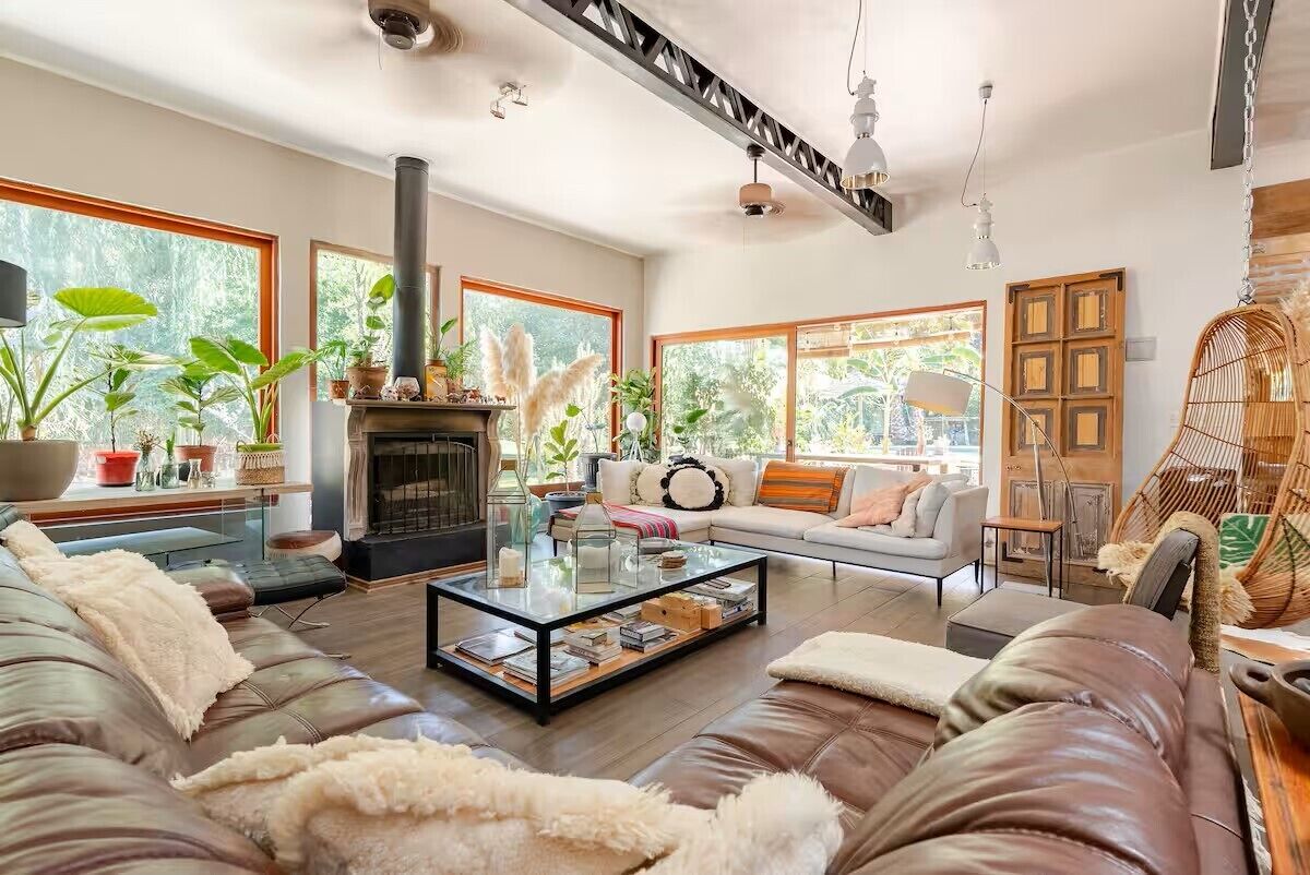 智能电视、壁炉、电脑显示器