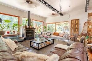 Smart TV, fireplace, computer monitors - Wonderful large family cottage (Curacavi-Lolenco)