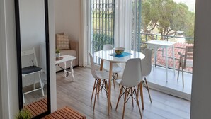 Apartment | Dining - Apartment in Canyelles Near the Beach (Lloret de Mar)