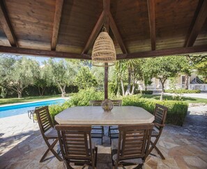 Balcony - Villa in Kypseli With Private Pool & Gardens (Zakynthos)
